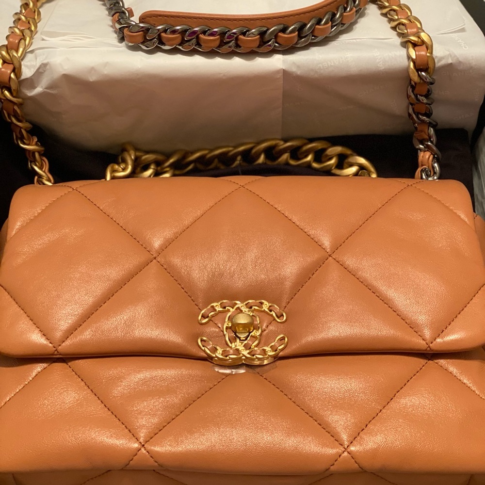 Absolutely Gorgeous Chanel 19 21K Large Brown Caramel Bag BNIB!. Must have!